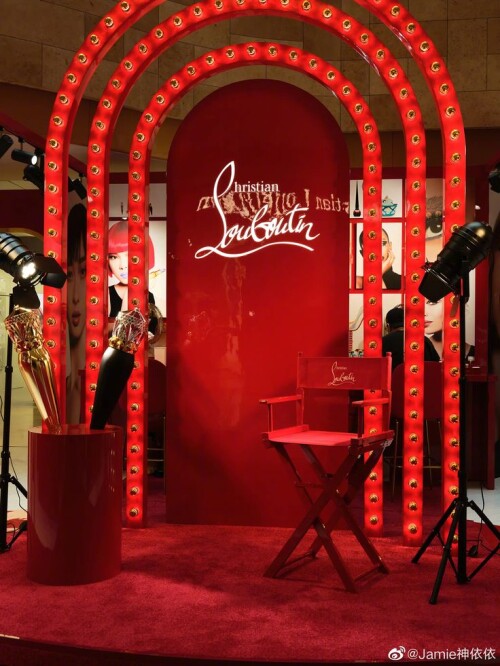 ChristianLouboutin路铂廷美妆「绝世名伶」限时快闪店（南京）