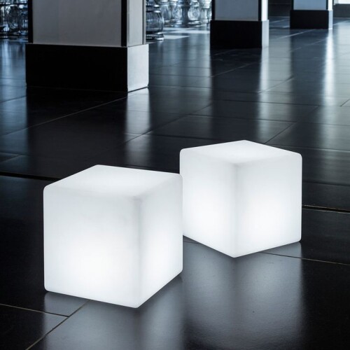 Cube a luminous cube for outdoors by Smart&Green