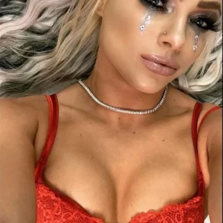 Pic---Liv-Morgan---Red-Bra